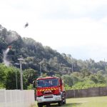 Les cadres spécialisés à la mission de l’hélicoptère bombardier d’eau en exercice